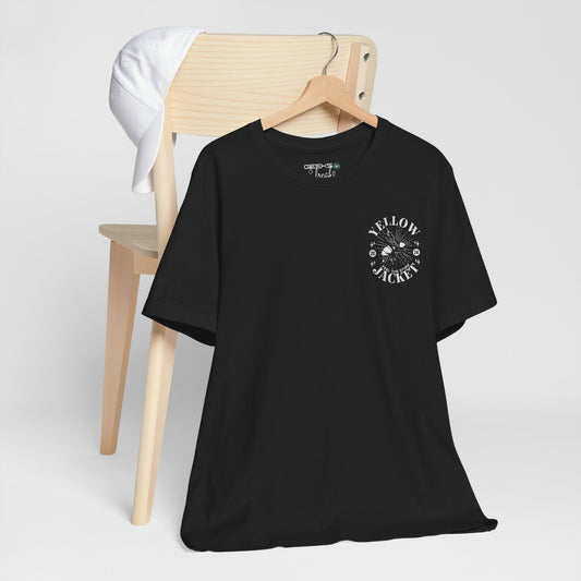 Camiseta de manga corta unisex Bella Canvas 3001 de Yellowjacket Nation con diseño de bolsillo