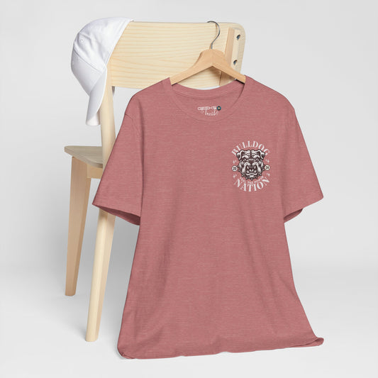 Camiseta de manga corta unisex Bella Canvas 3001 de Bulldog Nation con diseño de bolsillo