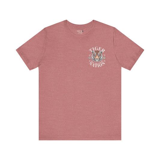 Camiseta con diseño de bolsillo de Tiger Nation - Bella Canvas 3001 - Camiseta unisex de manga corta